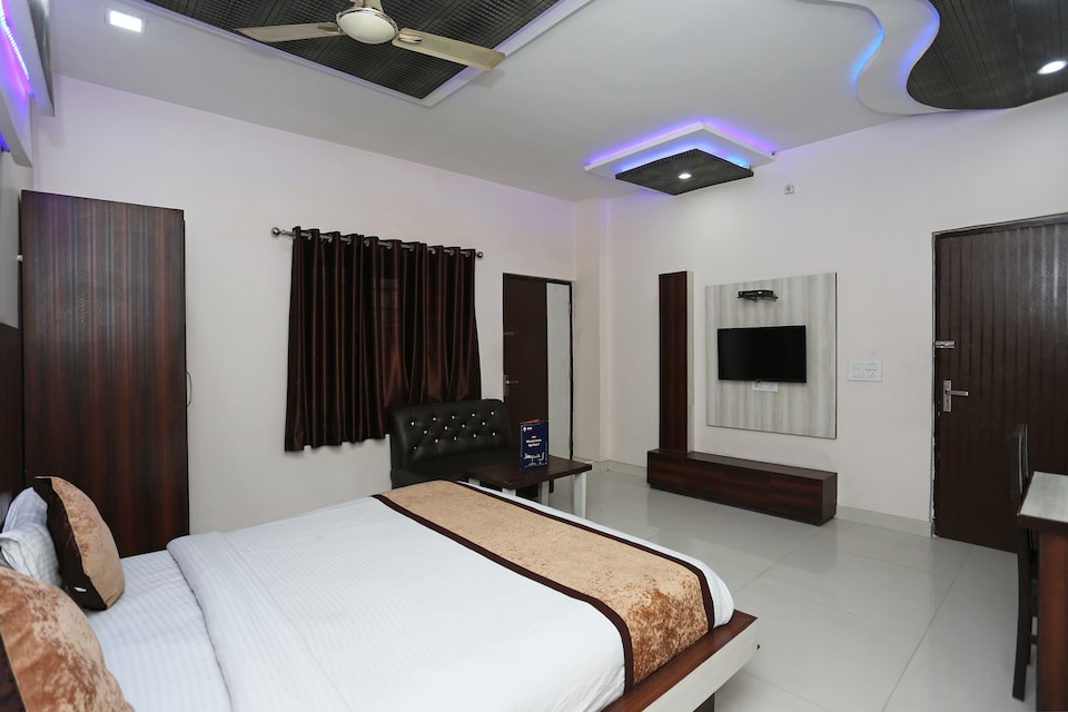 OYO 3202 होटल गायत्री रेजीडेंसी, Fatehabad Road, आगरा