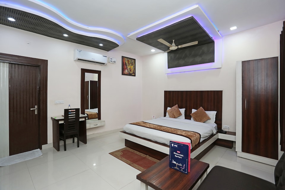 OYO 3202 होटल गायत्री रेजीडेंसी, Fatehabad Road, आगरा