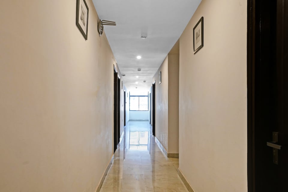 Collection O Iskcon Prayagraj Formerly Usha Continental, Chowk Allahabad, Prayagraj