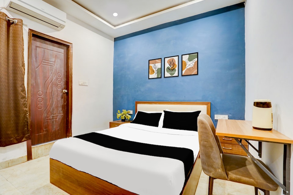 Collection O Iskcon Prayagraj Formerly Usha Continental, Chowk Allahabad, Prayagraj