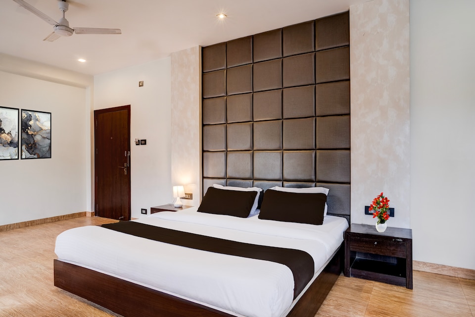 Super Townhouse Guwahati Railway Station Formerly Niharika Guest House, Platan Bazar Guwahati, गुवाहाटी