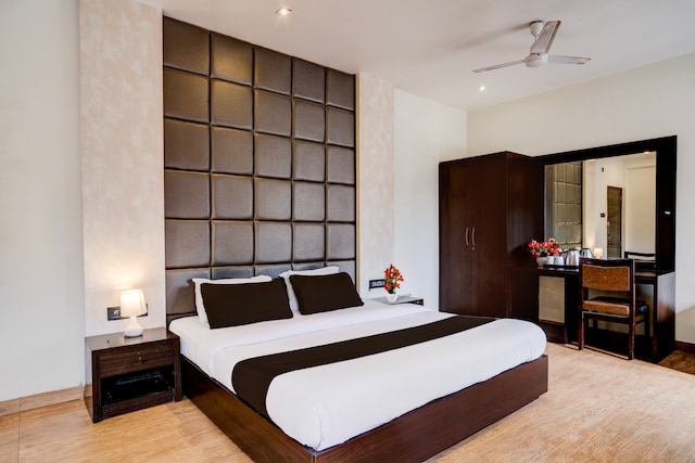 Townhouse OAK Guwahati Railway Station Formerly Niharika Guest House
