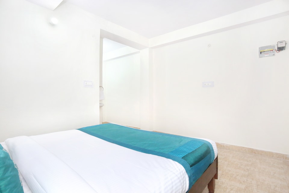 OYO 10986 Home 1BHK Kasumpti Main Market, Chotta Shimla, Shimla