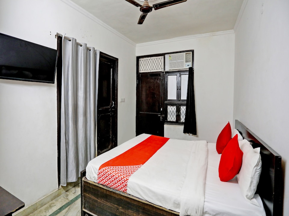 Hotel O Sunrise Villa, Saket Delhi, Delhi