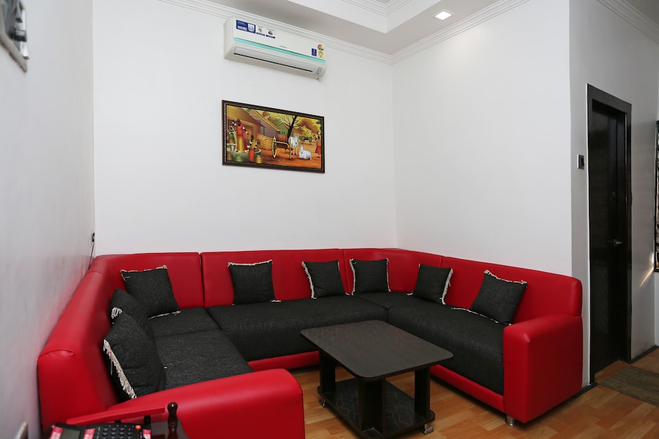 Capital O 9242 Le-Leisure Hotel, Civil Lines Allahabad, Prayagraj