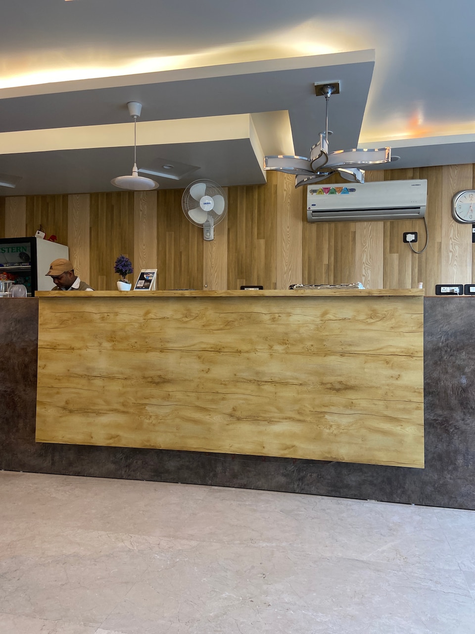 OYO Mk Hotel And Restaurant, Greater Noida, Noida