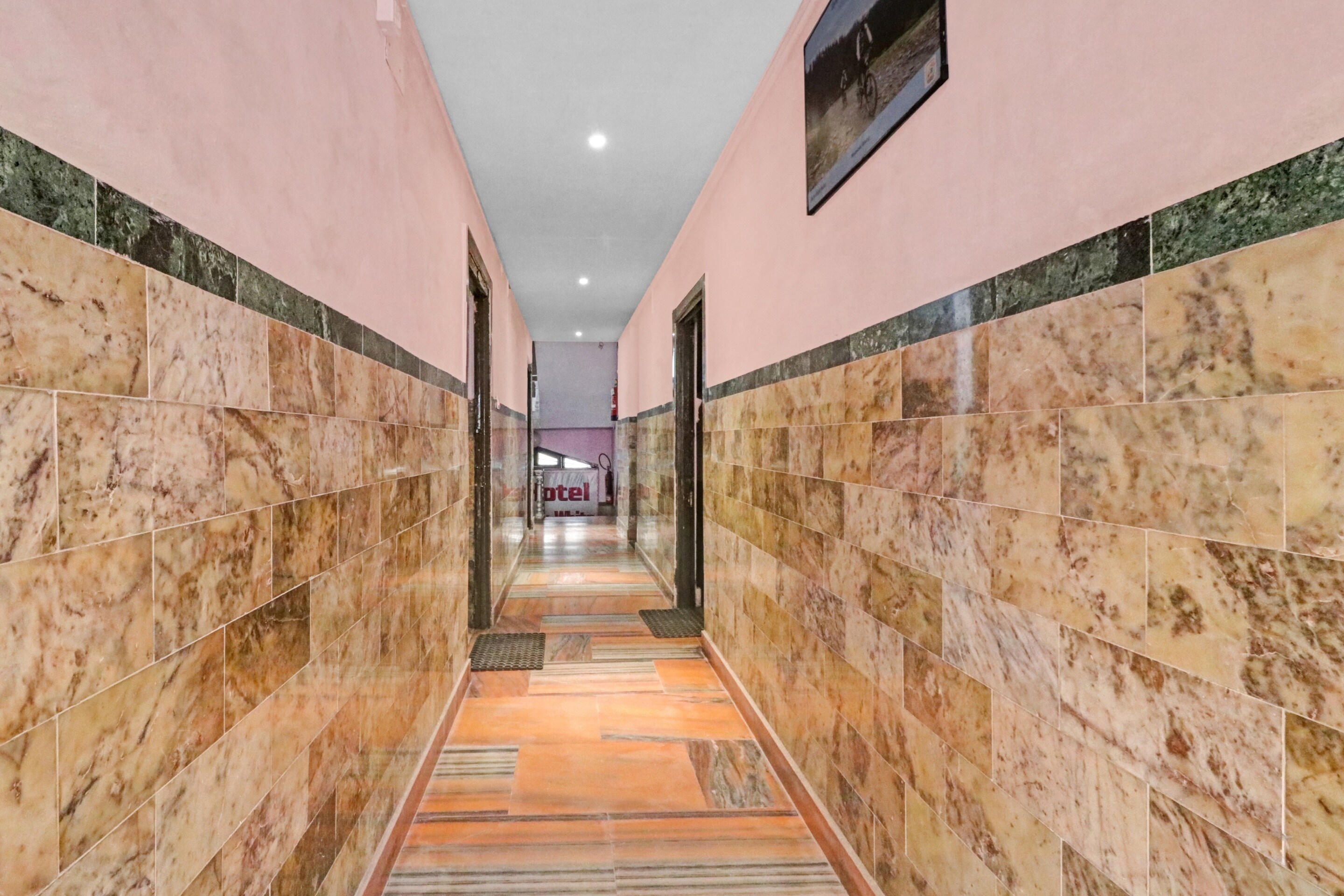 Collection O Hotels in Café Coffee Day Maximus Mall, Dharamshala