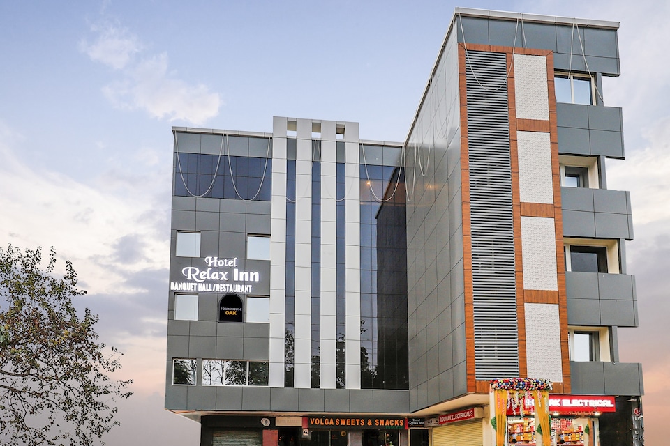 Townhouse OAK Hotel Relax Inn, ISBT Guwahati, Guwahati