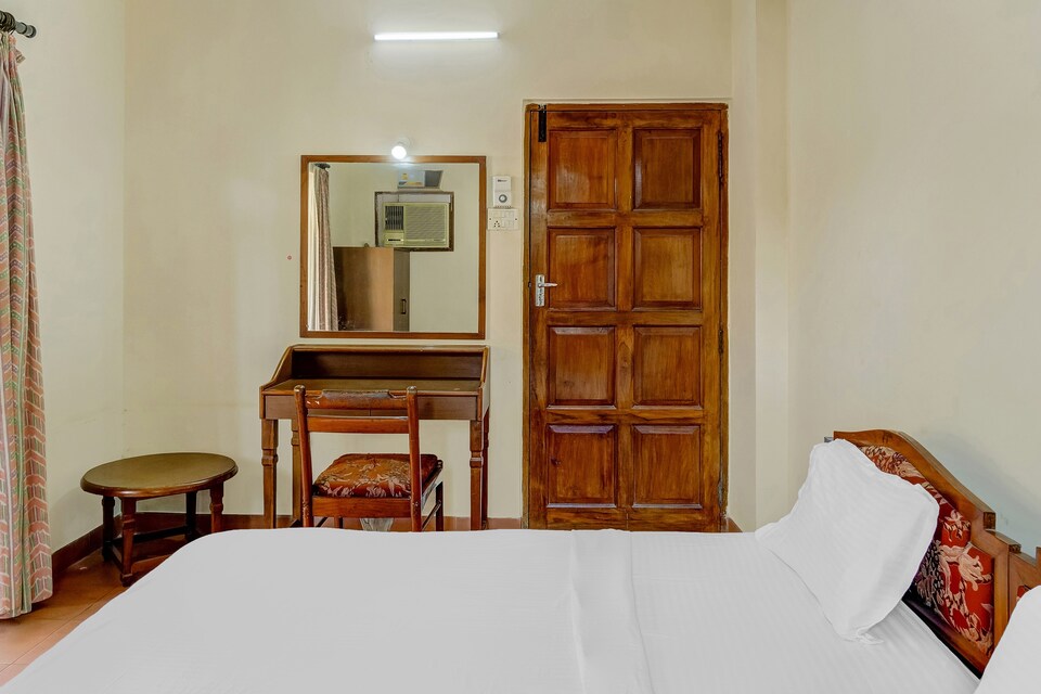 OYO Calangute Service Apartment Near Candolim Beach, Calangute Goa, Goa