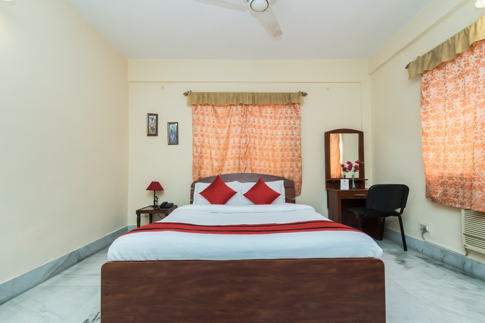 OYO 10183 Calwien Apartment New, Bhawanipore Kolkata, Kolkata