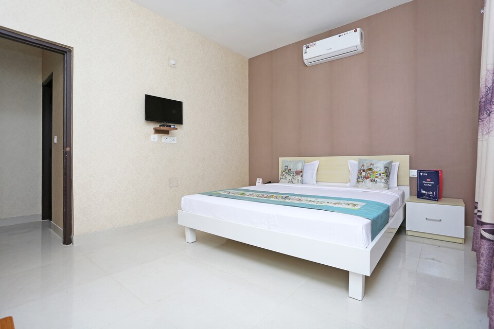OYO 10226 Hotel 7 Sandz, Patia Bhubaneswar, Bhubaneswar