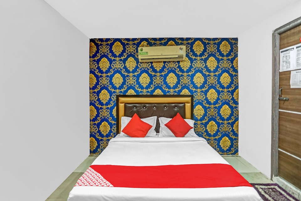 OYO Galaxy Stay Near Dilshad Garden Metro Station, Anand Vihar Delhi, Delhi