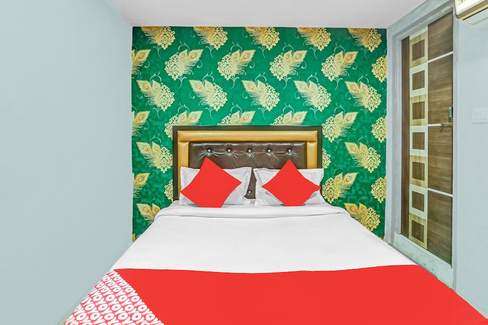 OYO Galaxy Stay Near Dilshad Garden Metro Station, Anand Vihar Delhi, Delhi