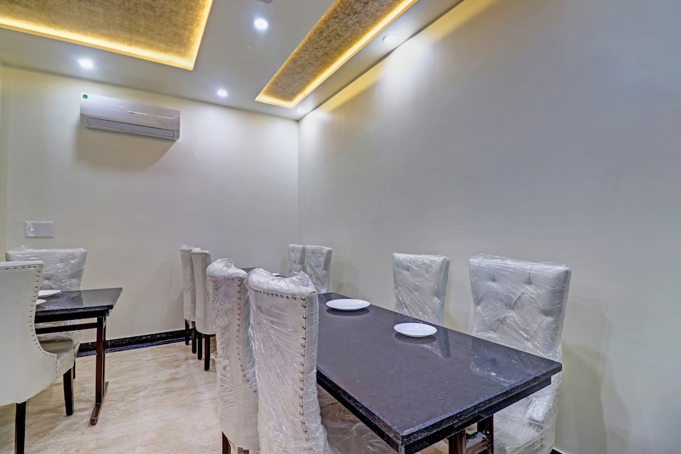 OYO Townhouse 885 Hotel Rs Palace, Shilpgram, आगरा