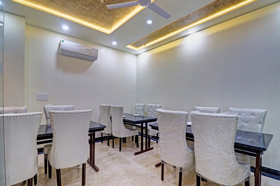 OYO Townhouse 885 Hotel Rs Palace, Shilpgram, आगरा
