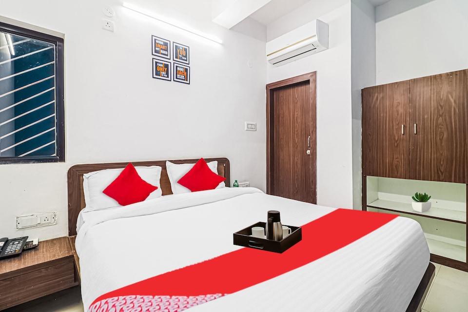 OYO Royal Plaza, Lalpur, Ranchi