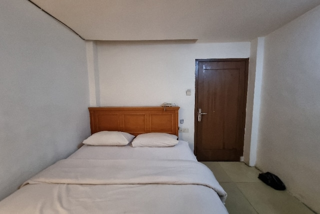 OYO 90952 Hotel Grand Sirao