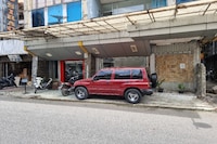 OYO 90952 Hotel Grand Sirao