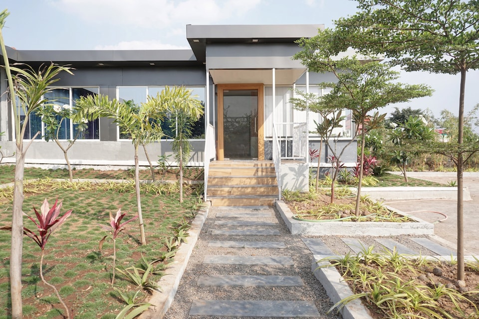 Collection O Gangotri  Lodge, Hadapsar Pune, Pune