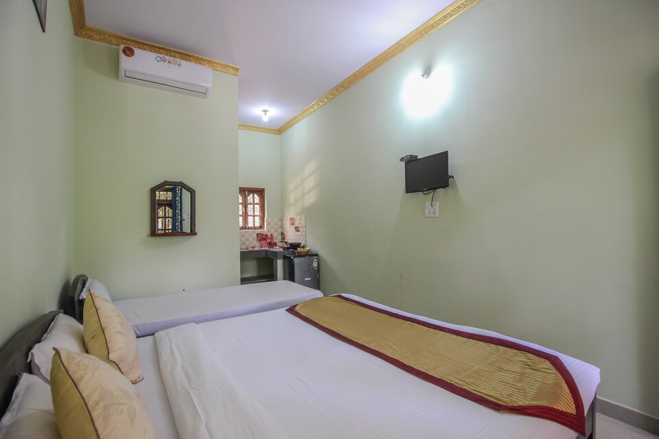 OYO 10204 Home Near Calangute Beach, Calangute Goa, Goa