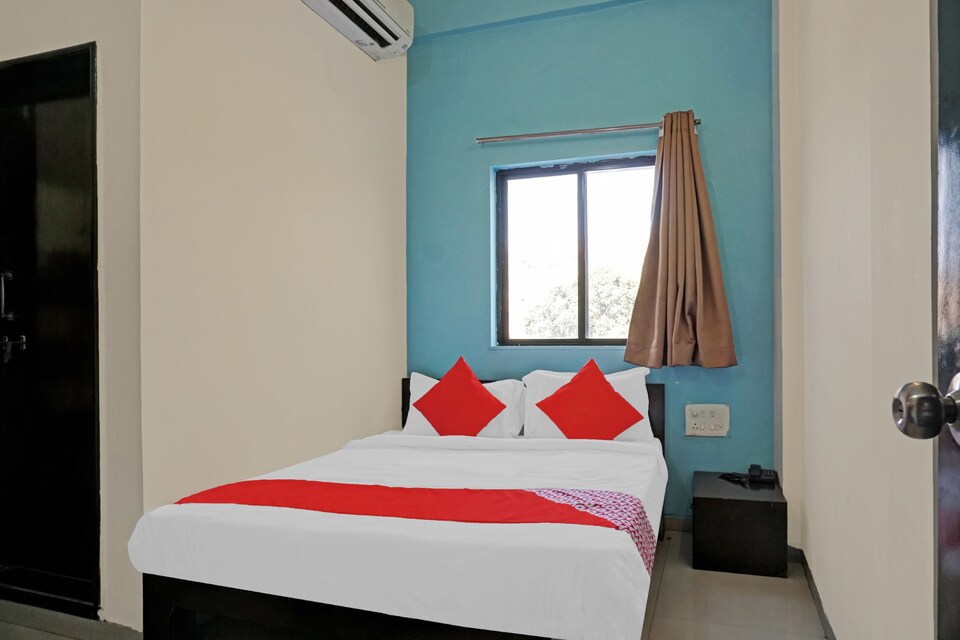 OYO Hotel M D Lodging, Katraj Khed Shivapur Pune, Pune