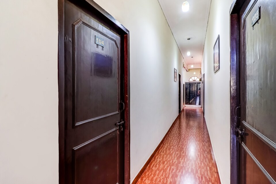 OYO Flagship Butola Guest House, Dehradun ISBT, Dehradun