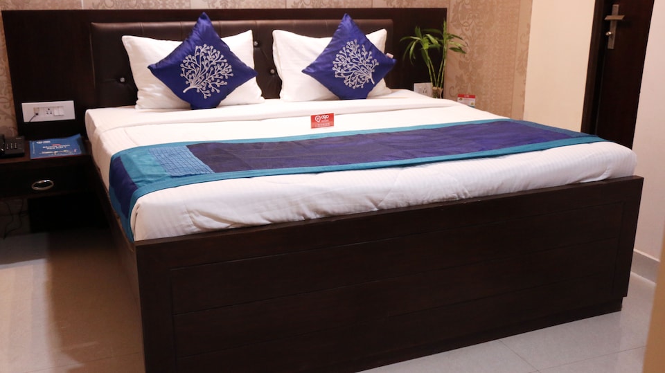 OYO 1417 Hotel Flora Inn, Udyog Vihar, Gurgaon