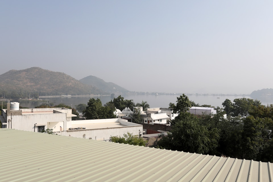 OYO Home 10206 Modern Stay, Fateh Sagar, Udaipur
