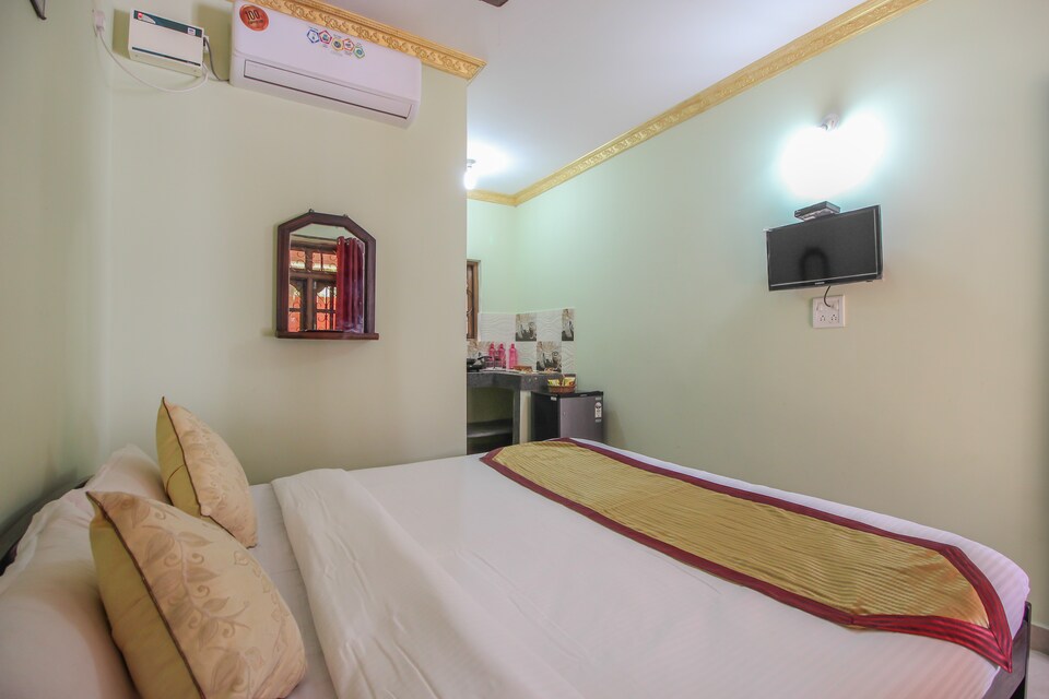 OYO 10728 Home Near Calangute Beach, Calangute Goa, Goa