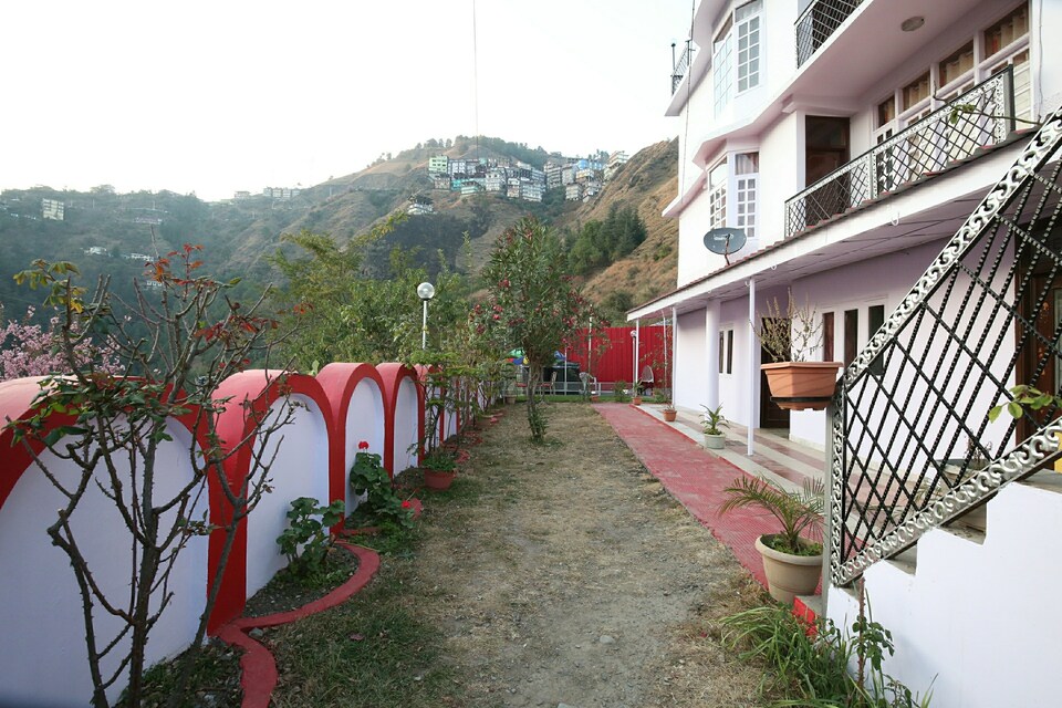 OYO Home 10302 Home Studio Bhatakuffer, Sanjauli, Shimla
