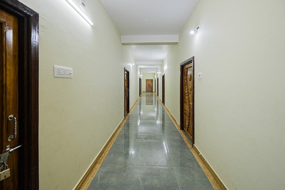 OYO 87161 Ashirbad Inn, Behrampur, Behrampur