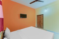 OYO 87161 Ashirbad Inn