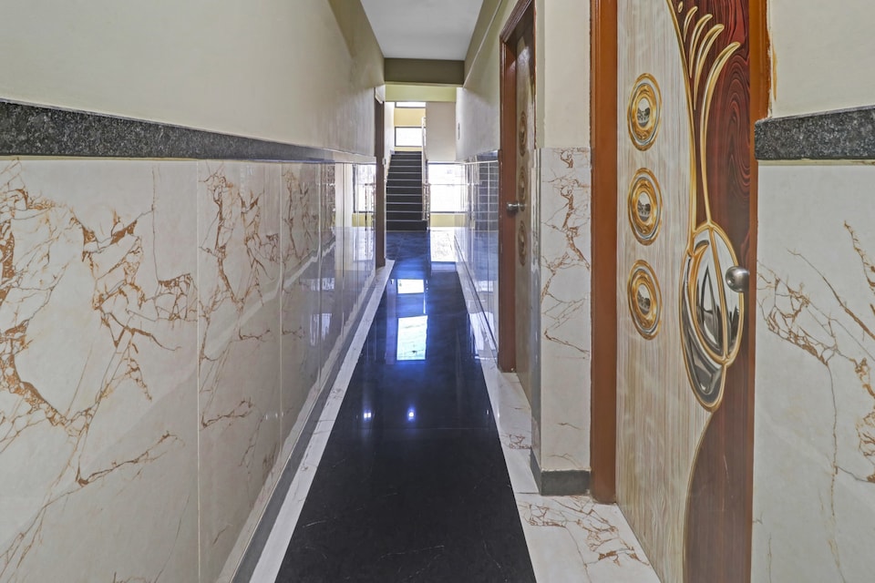 OYO 87190 Brundavana Royal Inn, Kengeri - Rajarajeshwari Nagar Bangalore, Bangalore