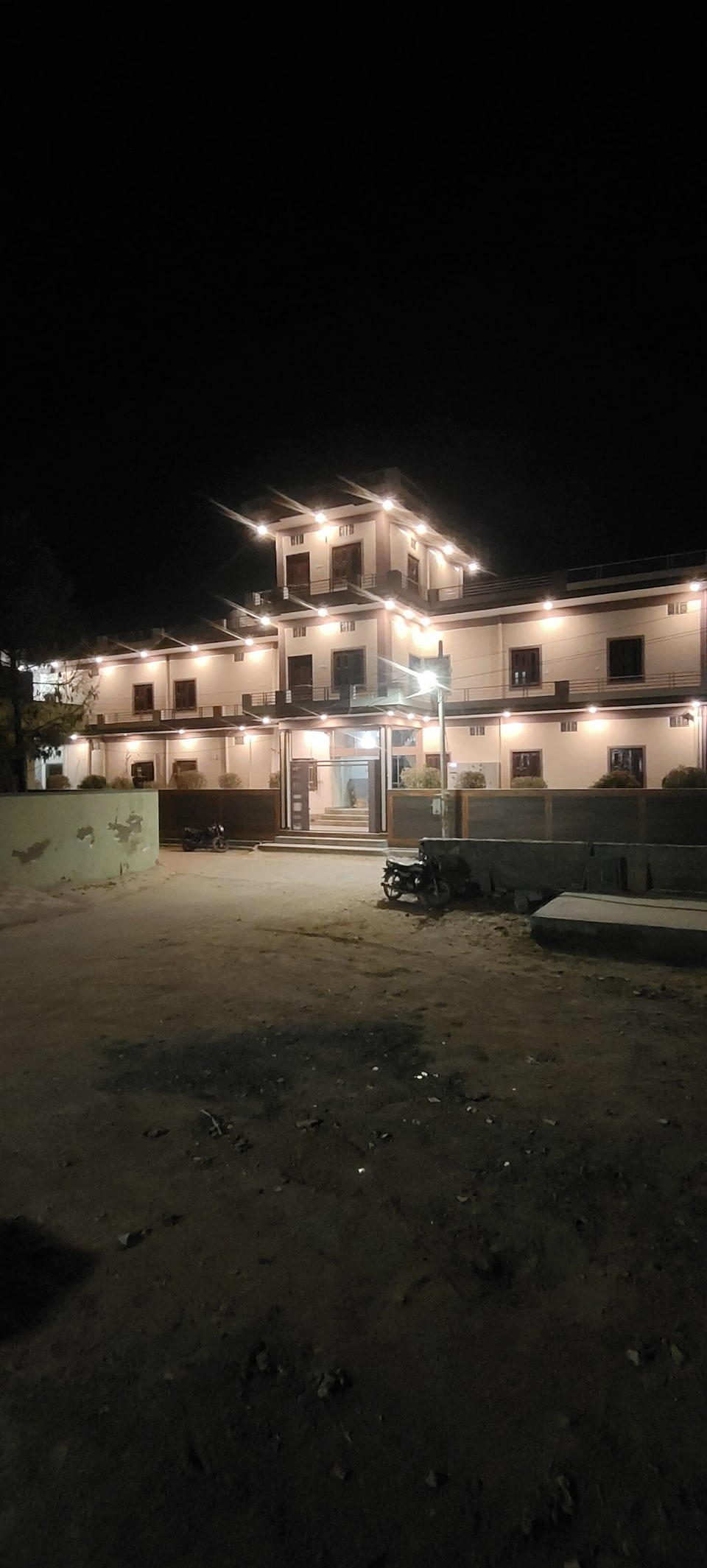 OYO Hotel Vijayraj, Sikar, Sikar