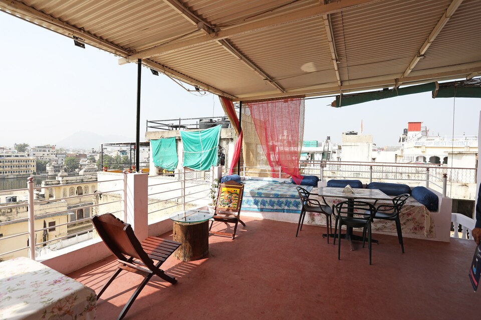 OYO Home 10102 Heritage, Gulab Bagh, Udaipur