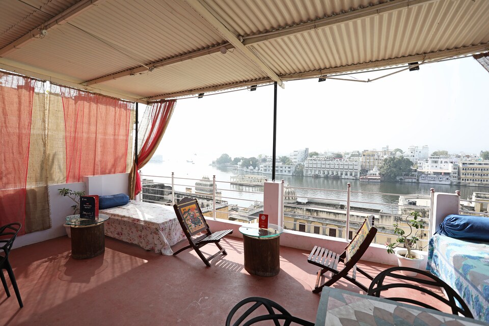 OYO Home 10102 Heritage, Gulab Bagh, Udaipur