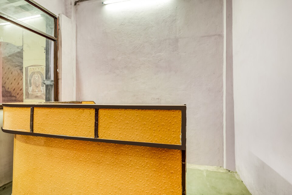 SPOT ON 87233 Sharma Lodge, Ratlam, Ratlam