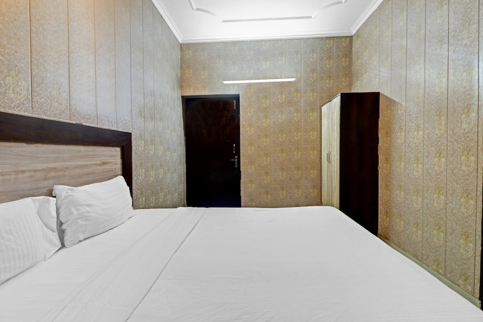 Collection O Sarovar Inn, Shilpgram, Agra