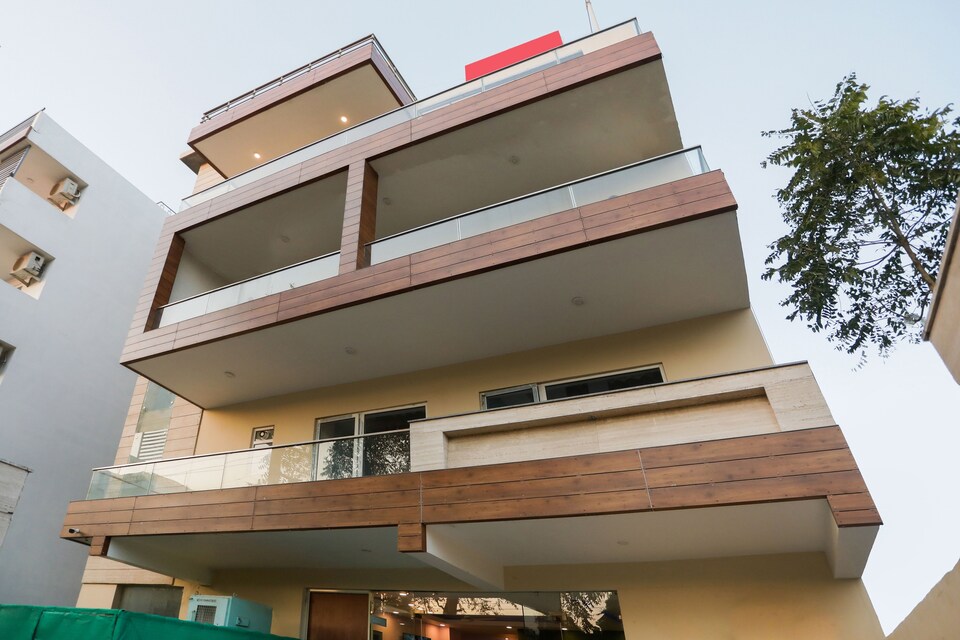 OYO Townhouse 891 Moonlight Inn Near Omaxe Celebration Mall, Medanta, Gurgaon