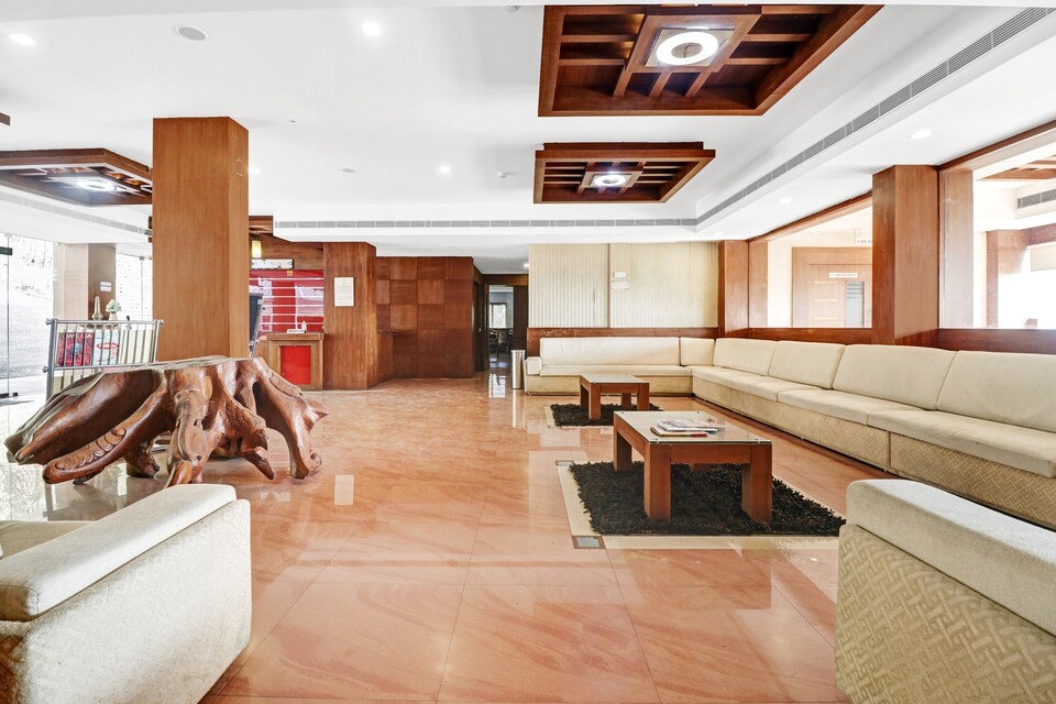 Townhouse OAK Neelambari Suite, Adimali Munnar, Munnar