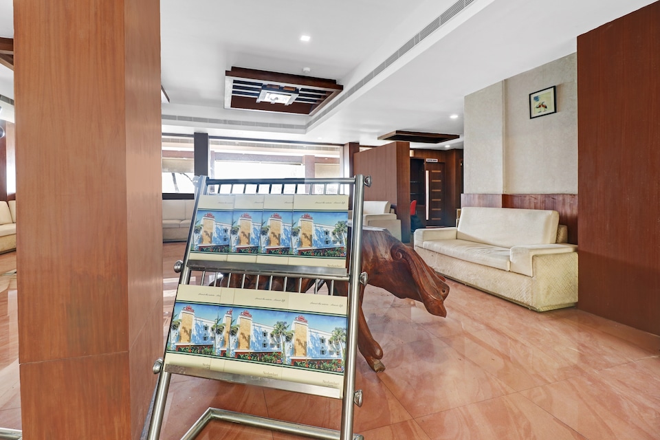 Townhouse OAK Neelambari Suite, Adimali Munnar, Munnar