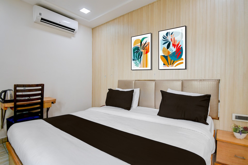 Super Townhouse Ekana Cricket Stadium Formerly Sunrise Regal, Gomti Nagar Extension Lucknow, Lucknow