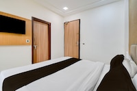 Super Townhouse Ekana Cricket Stadium Formerly Sunrise Regal