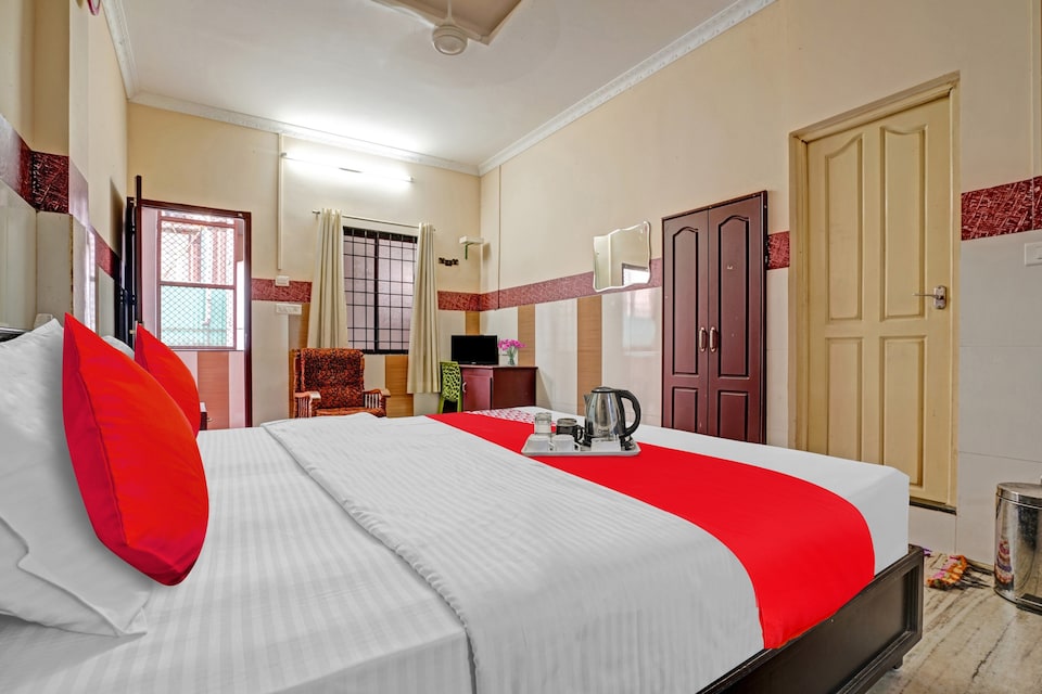 Capital O Highway Inn, Vytilla Kochi, Kochi