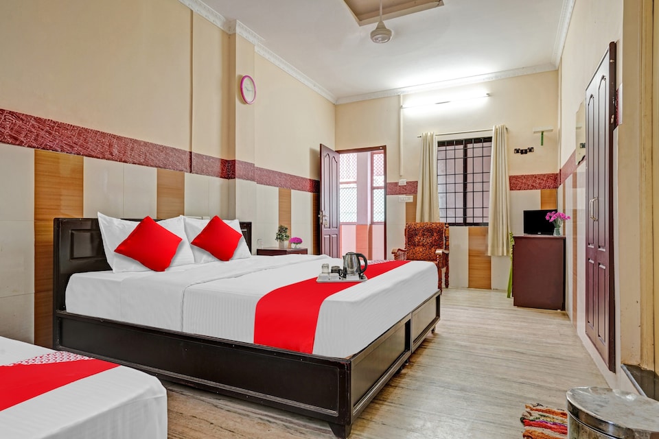 Capital O Highway Inn, Vytilla Kochi, Kochi
