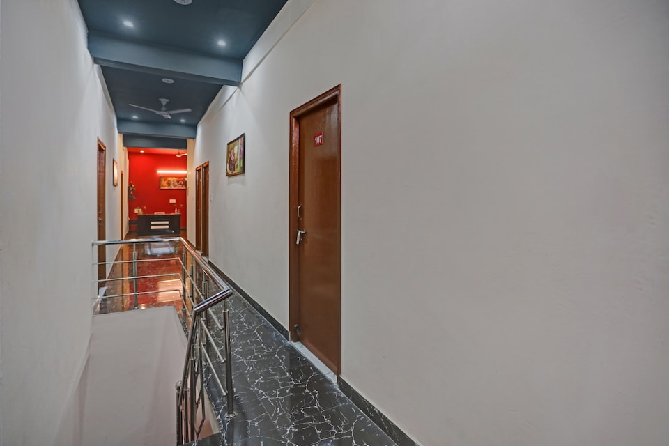 Hotel O Golden Crist Inn Hotel, Greater Noida, Noida