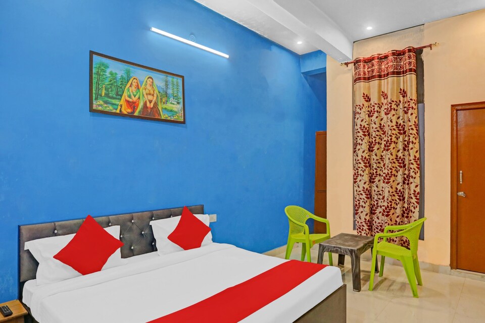 OYO 87294 Pari Hotel, Greater Noida, Noida