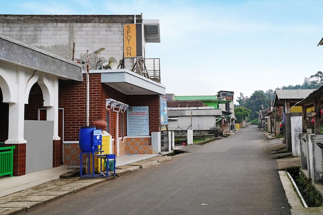 OYO Homes 91002 Eco Tourism Desa Cibodas Areng 3 Syariah