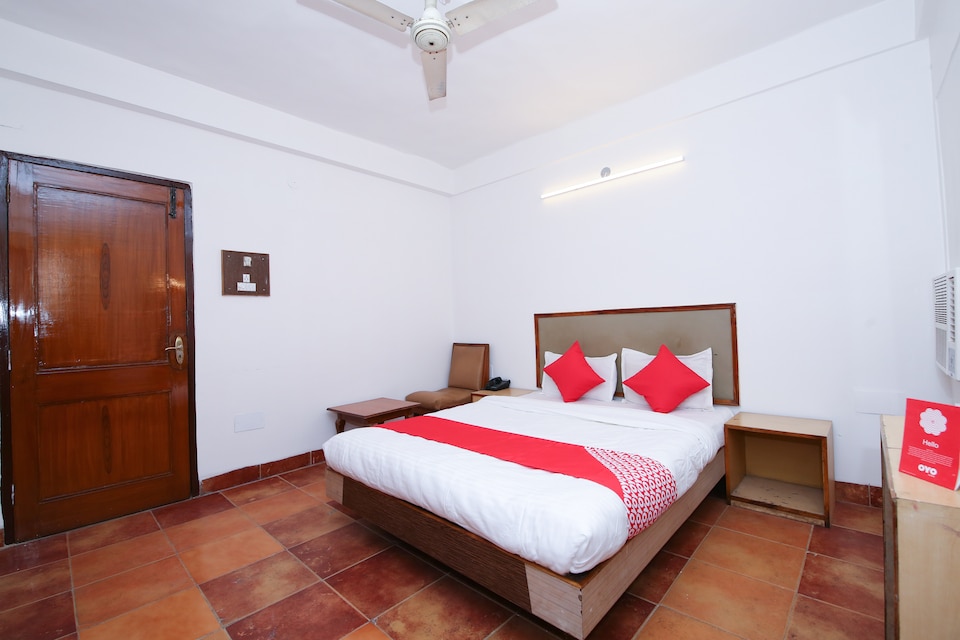OYO 10606 Hotel Shriradha Civic Centre, Vijay Nagar - Jabalpur, Jabalpur