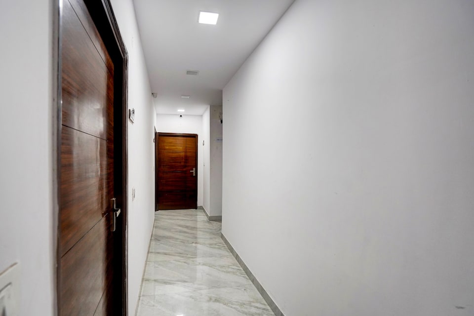 Hotel O Royal Palace, Noida Stadium, Noida